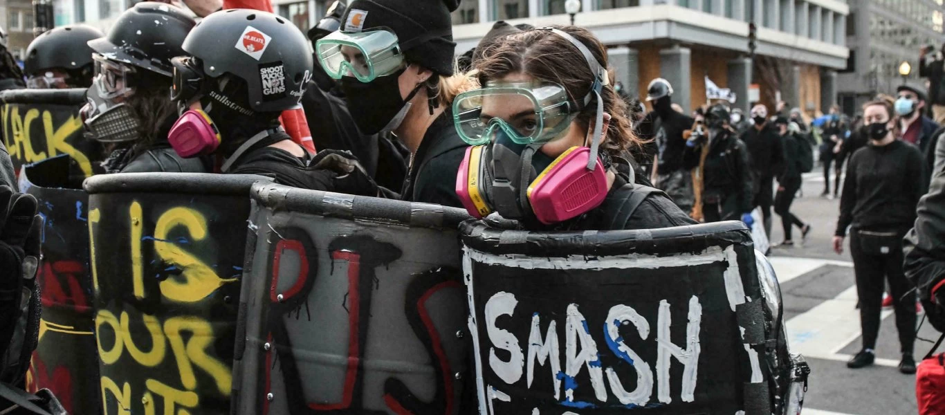 Μεγάλες διαδηλώσεις σε Βερολίνο, Λονδίνο, Παρίσι από χιλιάδες διαδηλωτές κατά υποχρεωτικού εμβολιασμού και απαγορεύσεων